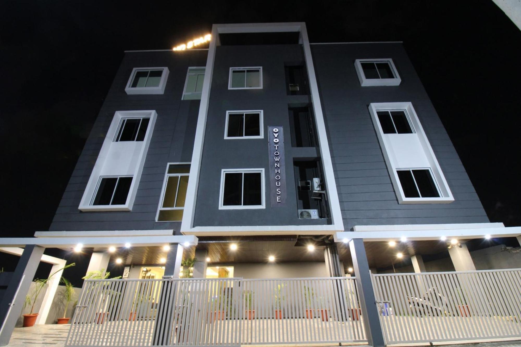 Townhouse Md Star Ξενοδοχείο Ναγκπούρ Εξωτερικό φωτογραφία